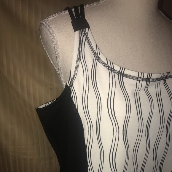 ZENERGY BY CHICOS 1X TANK TOP BLACK & WHITE - Picture 4 of 6